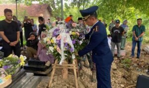 Dansat Bravo 90 Kopasgat Pimpin Upacara Pemakaman Almarhum Letda Pas Oki Hikmat Nugraha Asari Di Tpu Kampung Burujul Majalengka