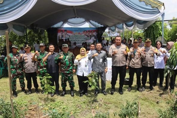 Kasdim 0721/Blora Hadiri Launching Gugus Tugas Polri untuk Ketahanan Pangan di Desa Nglanjuk