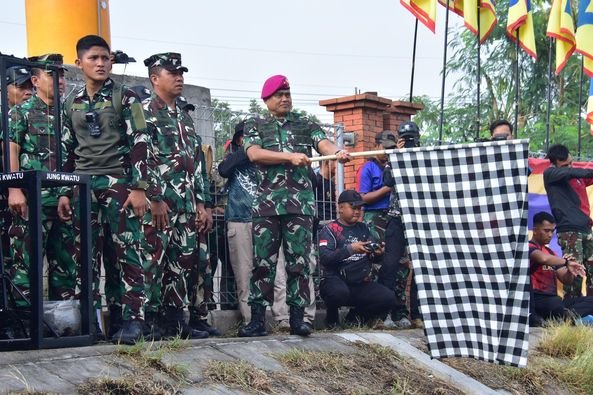 WADANKORMAR TINJAU LOMBA BINSAT KORPS MARINIR TAHUN 2024