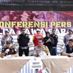 POLDA JABAR UNGKAP KASUS PEMALSUAN PUPUK DI CIPATAT BANDUNG BARAT