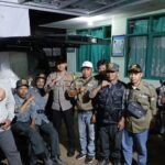 Polsek Kawali Polres Ciamis Kawal Penarikan Logistik ke Tingkat PPS Pasca Pencoblosan