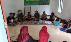 Cooling System Polsek Cipaku Koorkom Bahaya TPPO dan Jaga HanPangan ke KWT Gemilang Cooling System Polsek Cipaku Koorkom Bahaya TPPO dan Jaga HanPangan ke KWT Gemilang