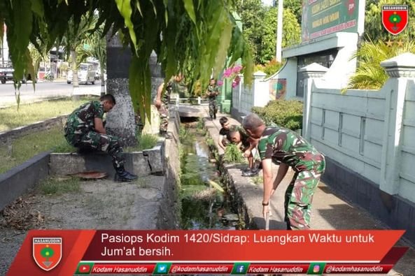 Pasiops Kodim 1420/Sidrap Luangkan Waktu untuk Jum'at bersih.