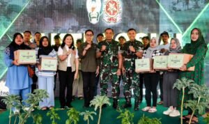 Pangkostrad Pimpin Bakti Sosial di Ciwidey  Wujud Nyata Kepedulian TNI terhadap Masyarakat
