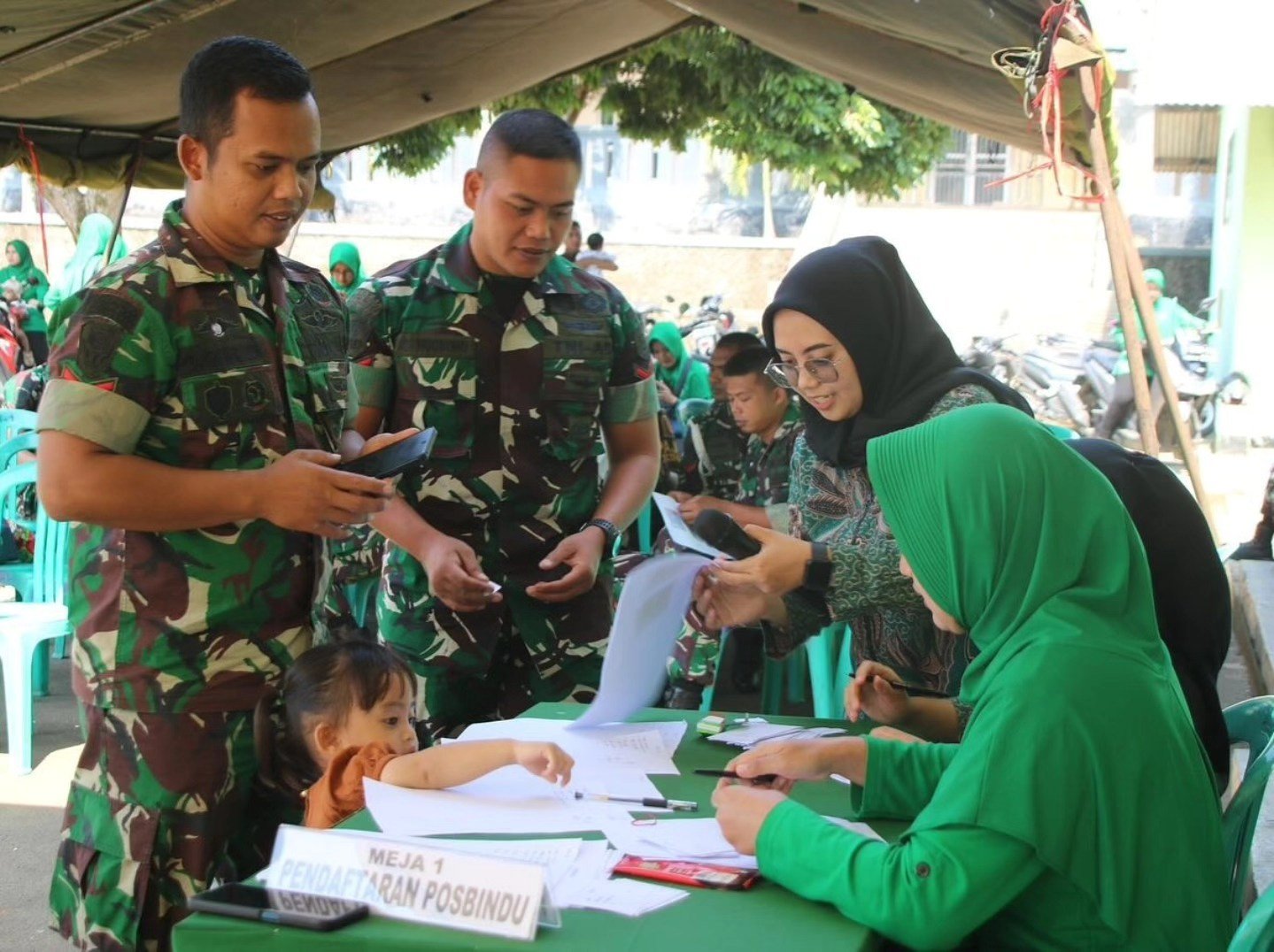 Yonif 330 Kostrad  Gelar Posbindu dan Pemeriksaan Kesehatan Bersama Laboratorium Prodia