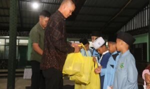 Yonif 303 Kostrad Gelar Syukuran Kenaikan Pangkat dan Berbagi Tali Asih dengan Anak Yatim Yonif 303 Kostrad Gelar Syukuran Kenaikan Pangkat dan Berbagi Tali Asih dengan Anak Yatim
