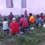 Melalui Monitoring Wilayah Babinsa Sidey Saling Bertukar Informasi Dengan Warganya