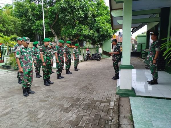 Usai Apel Pagi Danramil 01/Blora Pimpin Giat Pembenahan Pangkalan