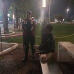 Samapta Polres Ciamis Patroli Jalan Kaki Saat Malam di Alun Alun Ciamis Beri Imbauan Kamtibmas