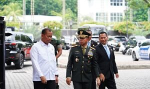 Panglima TNI Hadiri Acara Pelantikan KPU DEN Otorita IKN dan Kompolnas di Istana Negara