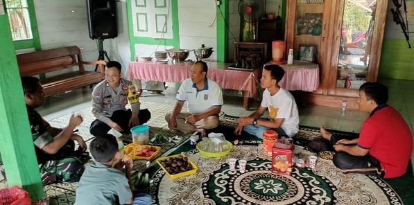 Melalui Komsos Babinsa dan Bhabinkamtibmas Gadon Silaturahmi Dengan Warga Binaan