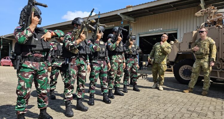 Aksi Prajurit Marinir TNI AL Lumpuhkan Musuh Pukau Tentara Australia