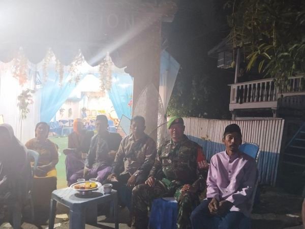 Babinsa Koramil-01/Sinjai Utara Kodim 1424/Sinjai Hadiri Makan Adat Tudang Penni