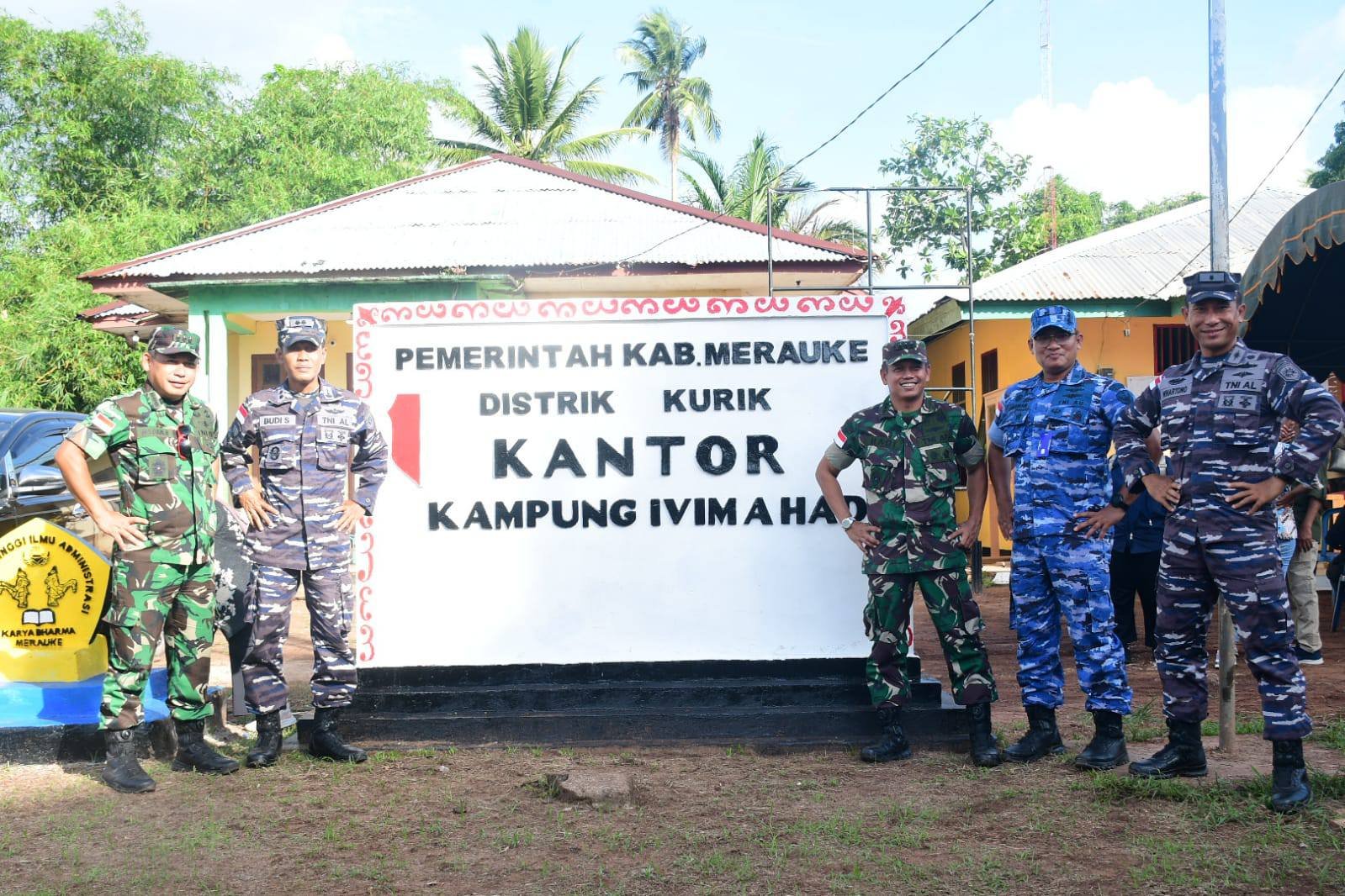 KASREM 174/ATW DAMPING MENTERI TRANSMIGRASI RI MELAKSANAKAN PANEN RAYA DAN PENINJAUAN DAERAH TRANSMIGRASI