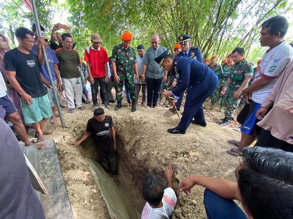 Dansat Bravo 90 Kopasgat Pimpin Upacara Pemakaman Almarhum Letda Pas Oki Hikmat Nugraha Asari Di Tpu Kampung Burujul Majalengka