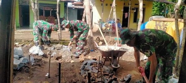 Kodim 1426 Takalar Bekerjasama Dengan Baznas Takalar Rehab Rumah Tidak Layak Huni