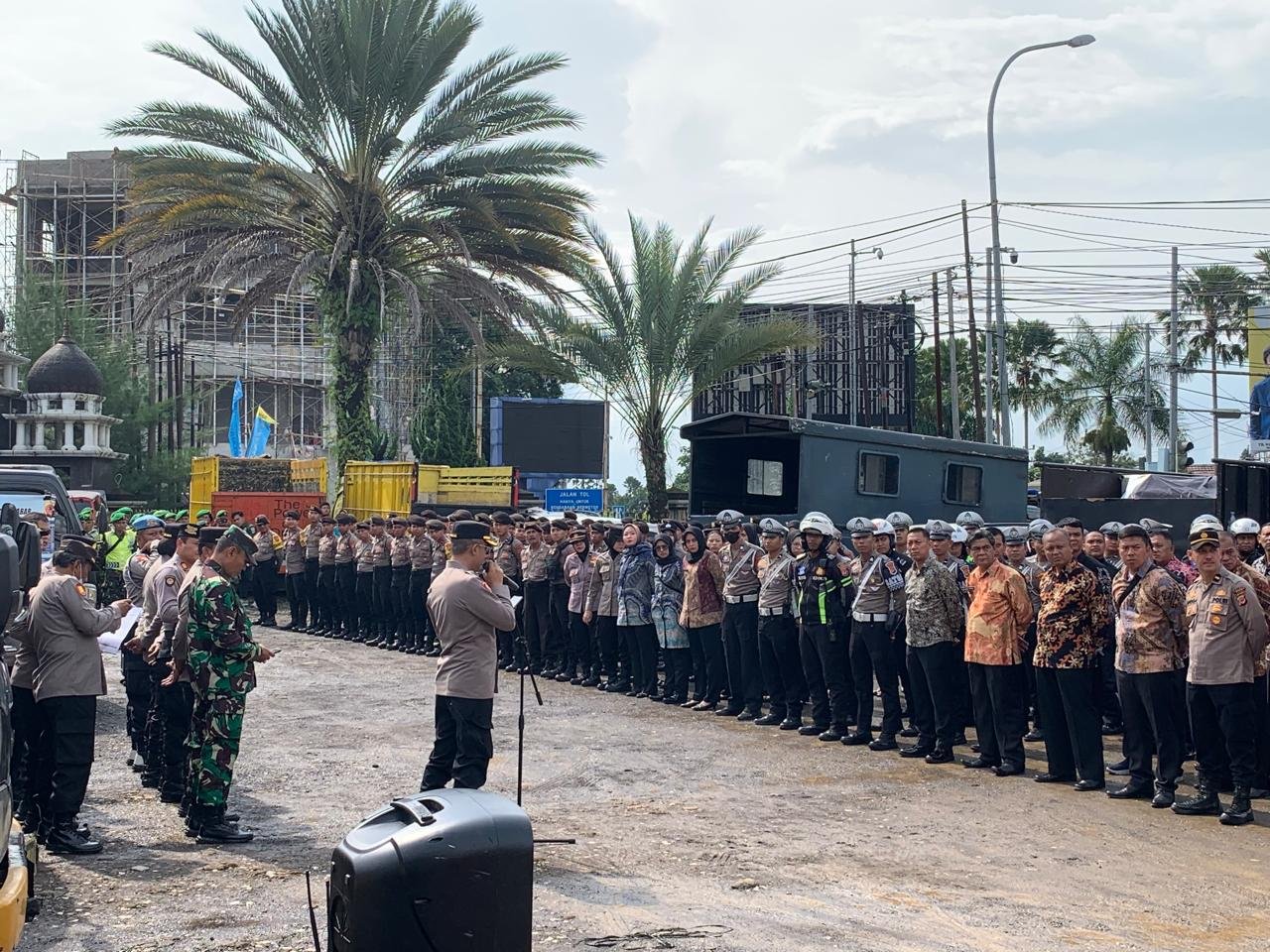 PENGAMANAN DEBAT PUBLIK PAMUNGKAS KE-3 PASANGAN CALON GUBERNUR DAN WAKIL GUBERNUR JABAR 2024 BERJALAN KONDUSIF