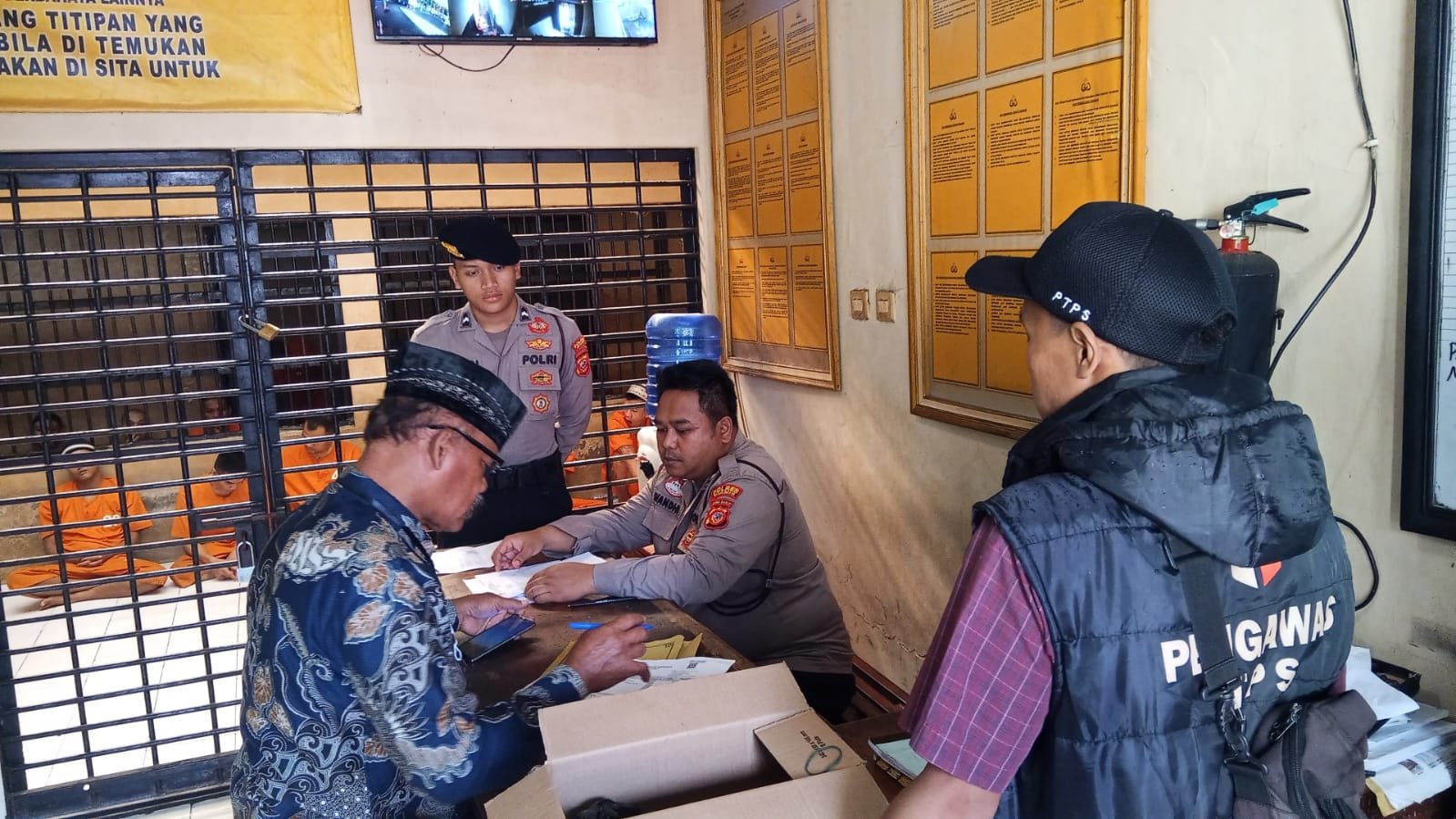 Polres Ciamis Amankan Proses Pungut Pilkada Serentak di Rutan Makopolres Ciamis