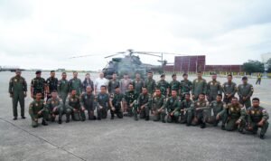 Bambang Wijonarko serta Kolonel Laut (P) Melodi menyambut hangat para personel TNI yang dipimpin Komandan Satgas Kolonel Pnb Asep Wahyu Wijaya, M.M.S.,.saat tiba di Bandara. Selanjutnya, Personel TNI mendapat Briefing langsung dari Athan dan staff PAF (Philippines Air Force) mengenai misi yang akan dijalankannya. Usai briefing para personel langsung bergegas memuat bantuan logistik masuk ke dua Helli. Distribusi dropping logistic dilaksanakan dengan Rute Vilamor-Naga. Pendistribusian bantuan tersebut dengan Helikopter MI-17 membawa air minum, sedangkan Helikopter