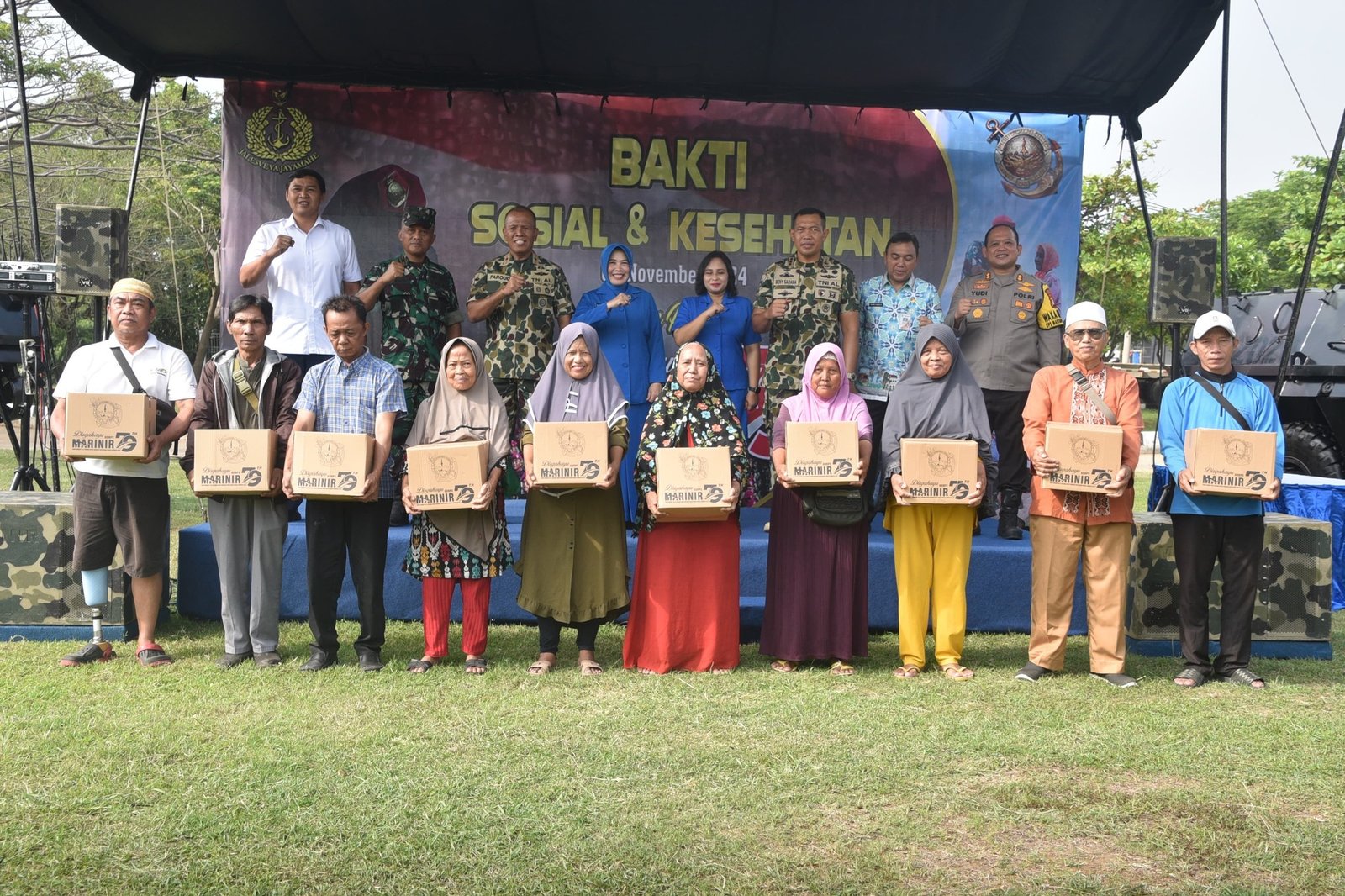 Bakti Sosial dan Bakti Kesehatan Serta Makan Bergizi Prajurit Pasmar 1