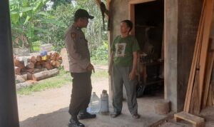 8B6C44F0-B4FE-40C8-AB03-7E8D12F3383C