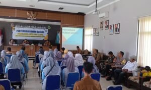 Soliditas TNI-Polri Polsek dan Koramil Ciamis Cooling System ke Warga Bendasari Saat Sosialisasi BKKBN