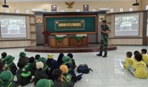 Wisata belajar lewat Outing Class Anak-anak TK dan Paud Berkunjung ke Kodim 0713/Brebes
