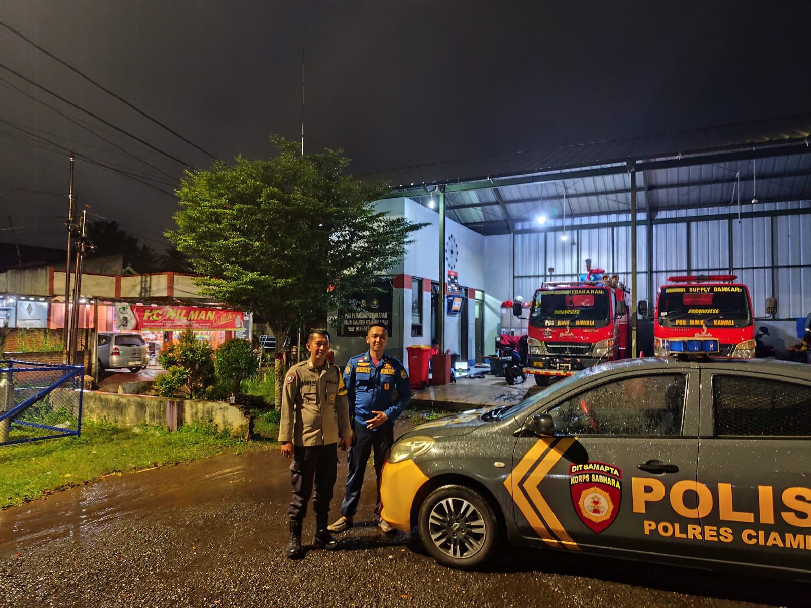 Berikan Rasa Aman Personel Polsek Kawali Polres Ciamis Patroli Dialogis di Malam Hari