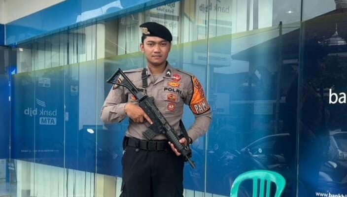 Cegah Tindak Kriminalitas Anggota Polres Ciamis Bersiaga di BJB Kawali dan Siap Berikan Pelayanan ke Nasabah