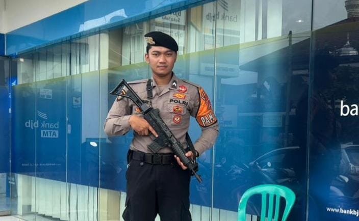 Cegah Tindak Kriminalitas Anggota Polres Ciamis Bersiaga di BJB Kawali dan Siap Berikan Pelayanan ke Nasabah