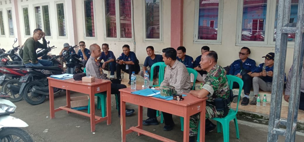 Polsek Banjarsari Awasi Proses Rapat Pleno Rekapitulasi Hasil di Tingkat PPK Banjaranyar