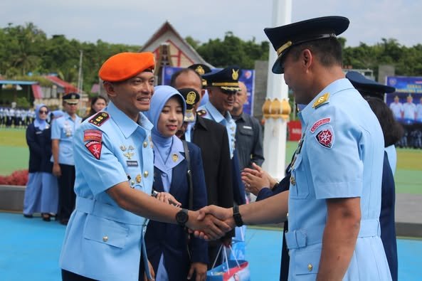 Komandan Batalyon Komando 468 Kopasgat Menghadiri Upacara Sertijab Pangkoosud III