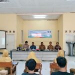 Polsek Cihaurbeuti Polres Ciamis Ikut dan Edukasi Bahaya Narkoba ke Warga Desa Sukamulya