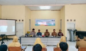 Polsek Cihaurbeuti Polres Ciamis Ikut dan Edukasi Bahaya Narkoba ke Warga Desa Sukamulya