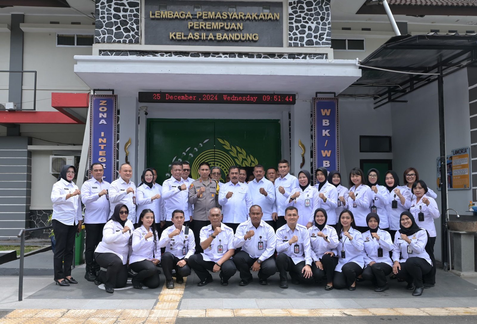 Kapolda Jabar Hadiri Upacara Pemberian Remisi Khusus Natal 2024 di Lapas Perempuan Bandung