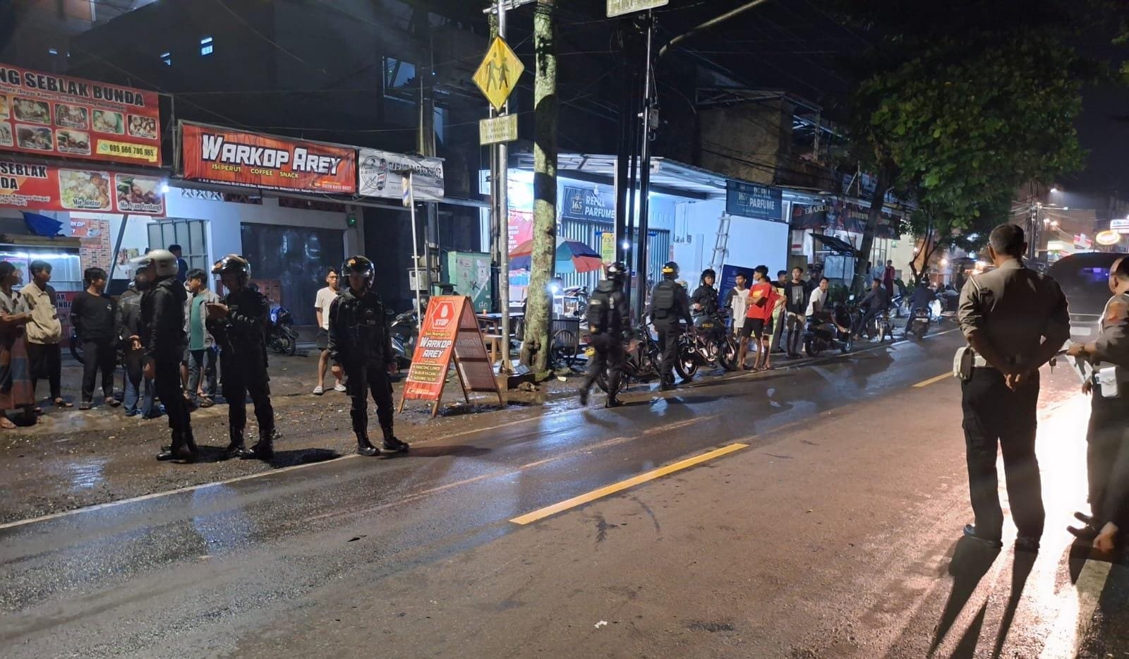 Ciptakan Kamseltibcarlantas Satgas Preventif Ops Lilin Lodaya Gatur Malam di Jalur Padat Ciamis