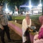 Petugas Pospam Kawali Polres Ciamis Ops Lilin Lodaya 2024 Patroli di Taman Surawisesa