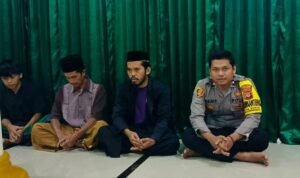Polsek Cimaragas Polres Ciamis Hadiri Pengajian Minggon di Masjid Desa Beber