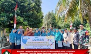 Babinsa Lappacinrana Pos Ramil-01/Bulupoddo Kodim 1424/Sinjai Dampingi Tim PKK Dalam Penilaian Lomba Kebersihan Dan Pemanfaatan Lahan Pekarangan