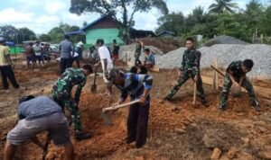 KARYA BAKTI SATGAS YONIF 144/JY DENGAN WARGA MANDEKMAN WUJUDKAN SOLIDARITAS TNI DIPERBATASAN