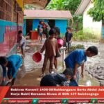 Babinsa Koramil 1406-08/Sabbangparu Sertu Abdul Jabbar Gelar Kerja Bakti Bersama Siswa di SDN 337 Salotengnga