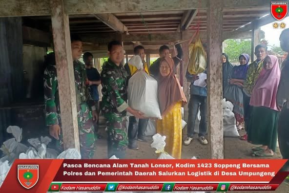 Pasca Bencana Alam Tanah Lonsor, Kodim 1423 Soppeng Bersama Polres dan Pemerintah Daerah Salurkan Logistik di Desa Umpungeng