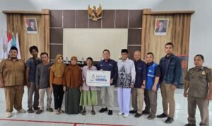 ambut Natal dan Tahun Baru, PLN UP3 Tasikmalaya Terangi Desa Karyamukti Melalui Program Listrik Gratis "Light Up The Dream”