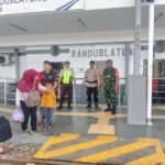 Jelang Libur Nataru Babinsa Koramil 09/Randublatung Pantau Stasiun Kereta Api