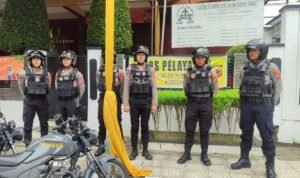 Satgas Preventif Ops Lilin Lodaya 2024 Polres Ciamis Datangi Pos Pelayanan Tempat Ibadah di Ciamis