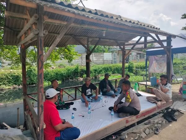 Jelang Penutupan Tahun Baru 2024 Koramil 01/Teluknaga Bersama Polsek Teluknaga Gelar Serbuan Teritorial Kantipmas Nataru