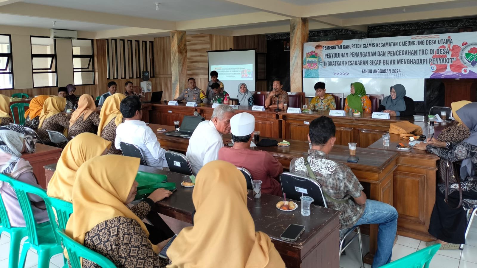 Polsek Cijeungjing Polres Ciamis Ikuti Sosialisasi Penyakit Menular ke Masyarakat Handapherang