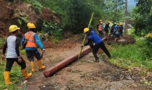 PLN UID Jabar Berhasil Pulihkan Lebih Dari 60% Unit Gardu Distribusi di Sukabumi dan Cianjur yang Terdampak Bencana