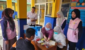 Srikandi PLN Jabar dan YBM Gelar Trauma Healing dan Pemeriksaan Kesehatan Gratis bagi Korban Bencana Sukabumi