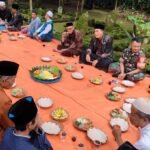 Polsek Rajadesa Polres Ciamis Hadiri dan Beri Pengamanan Haul Prabu Sirnaraja